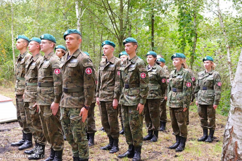 Rożniaty pod Kruszwicą. Upamiętniono dziś zamordowanych mieszkańców regionu [FOTO]