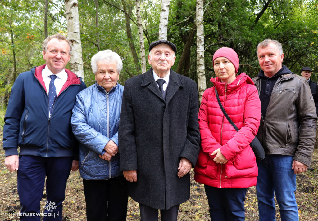 Rożniaty pod Kruszwicą. Upamiętniono dziś zamordowanych mieszkańców regionu [FOTO]