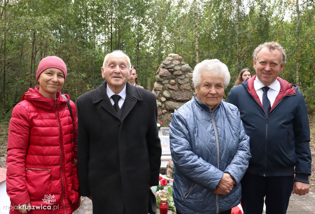 Rożniaty pod Kruszwicą. Upamiętniono dziś zamordowanych mieszkańców regionu [FOTO]