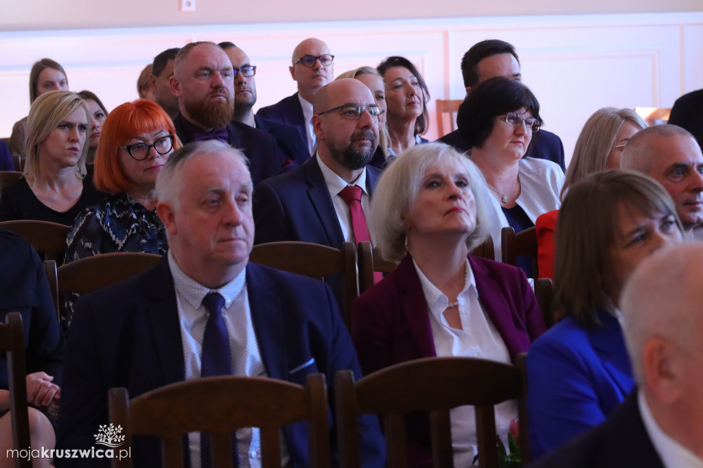Nagrody starosty i awanse zawodowe nauczycieli. Wśród nich kruszwiczanie