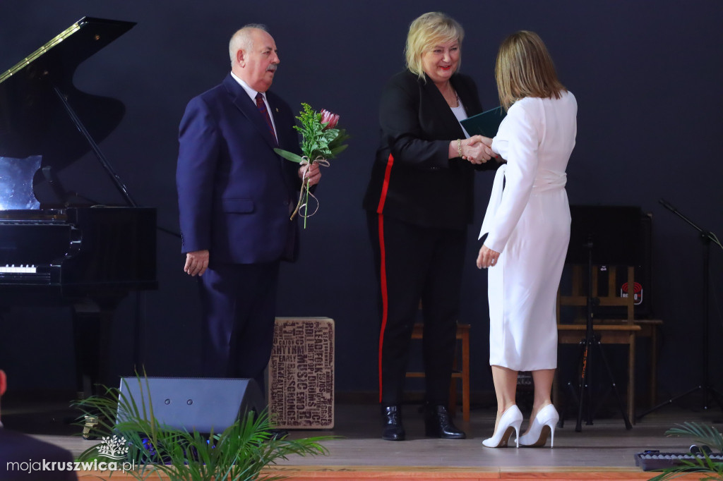 Nagrody starosty i awanse zawodowe nauczycieli. Wśród nich kruszwiczanie