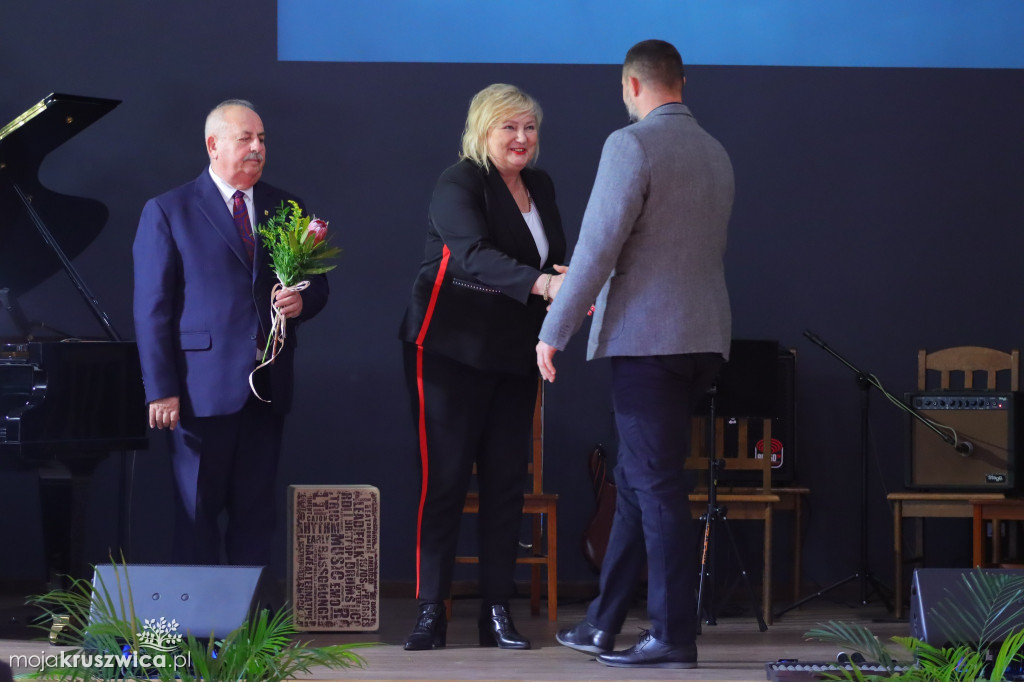 Nagrody starosty i awanse zawodowe nauczycieli. Wśród nich kruszwiczanie