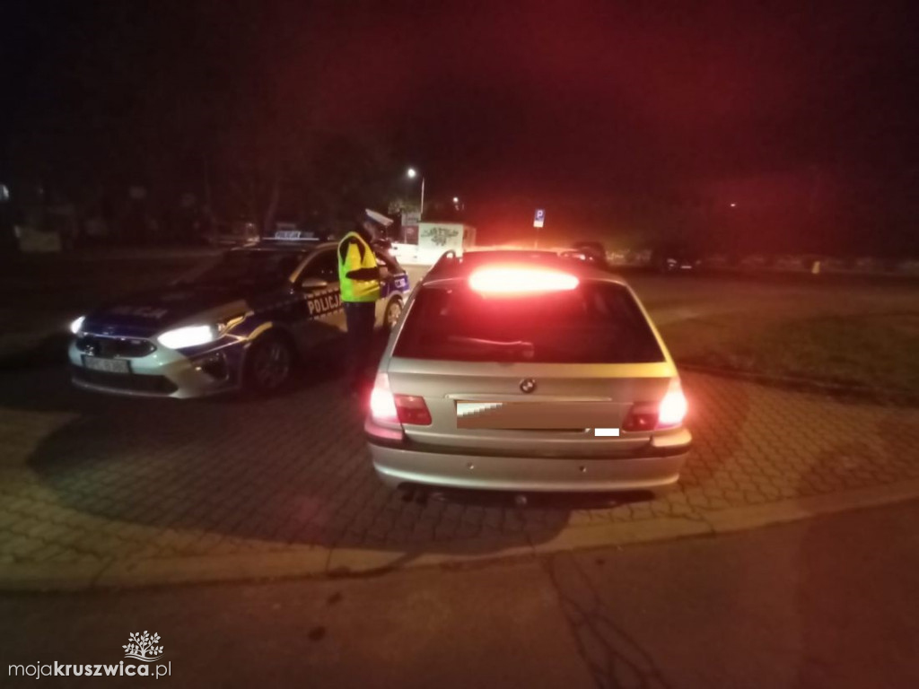Wokół cmentarzy działają policjanci. W Kruszwicy ruch bez zmian