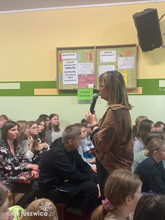Celebryci Nieba. W Szkole Podstawowej nr 1 w Kruszwicy odbyła się Noc Świętych