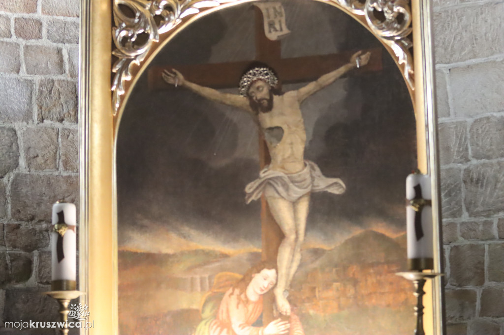 W kruszwickiej kolegiacie trwa Noc Świętych [ZDJĘCIA]