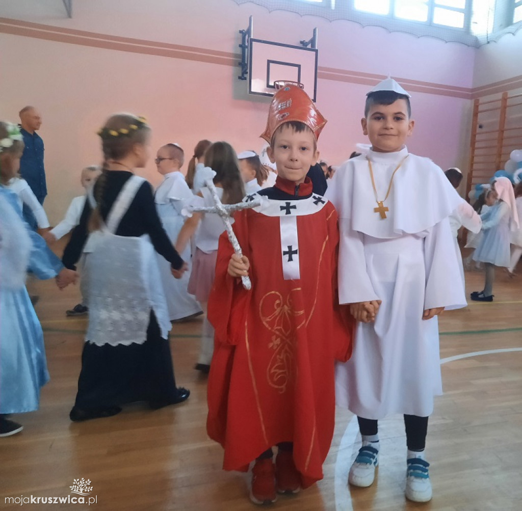 W Szkole Podstawowej nr 2 w Kruszwicy odbył się I Bal Wszystkich Świętych