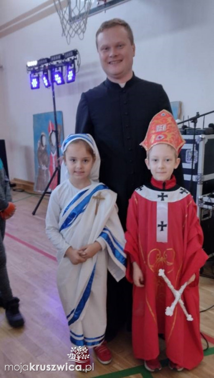 W Szkole Podstawowej nr 2 w Kruszwicy odbył się I Bal Wszystkich Świętych