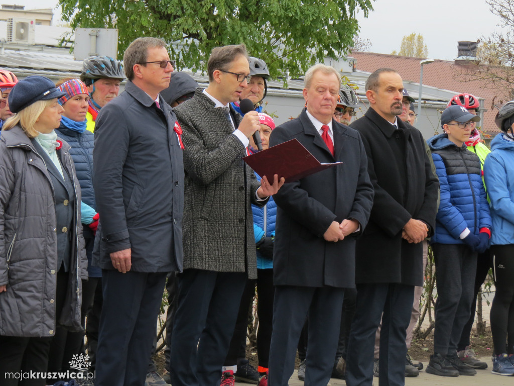 Święto Niepodległości: Flaga z masztem już zainstalowana w Kruszwicy [ZDJĘCIA]