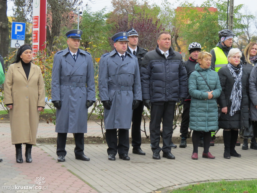 Święto Niepodległości: Flaga z masztem już zainstalowana w Kruszwicy [ZDJĘCIA]