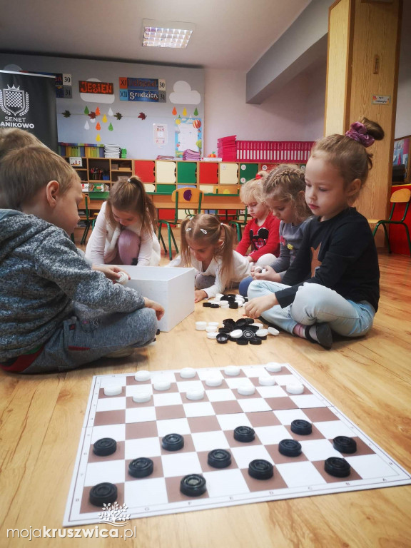 W kruszwickim przedszkolu o warcabach [ZDJĘCIA]