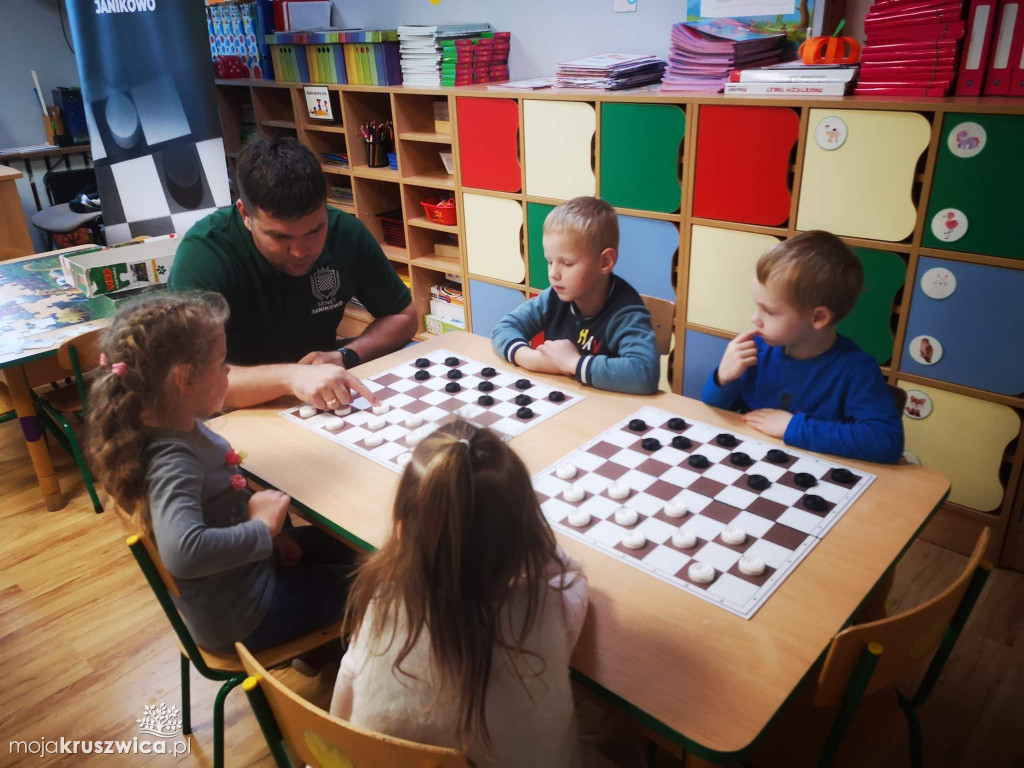 W kruszwickim przedszkolu o warcabach [ZDJĘCIA]