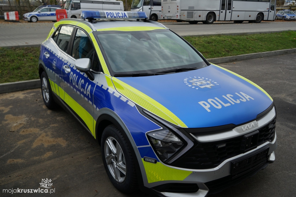 Nowe samochody dla policji w regionie. Tak prezentuje się SUV marki Kia Sportage