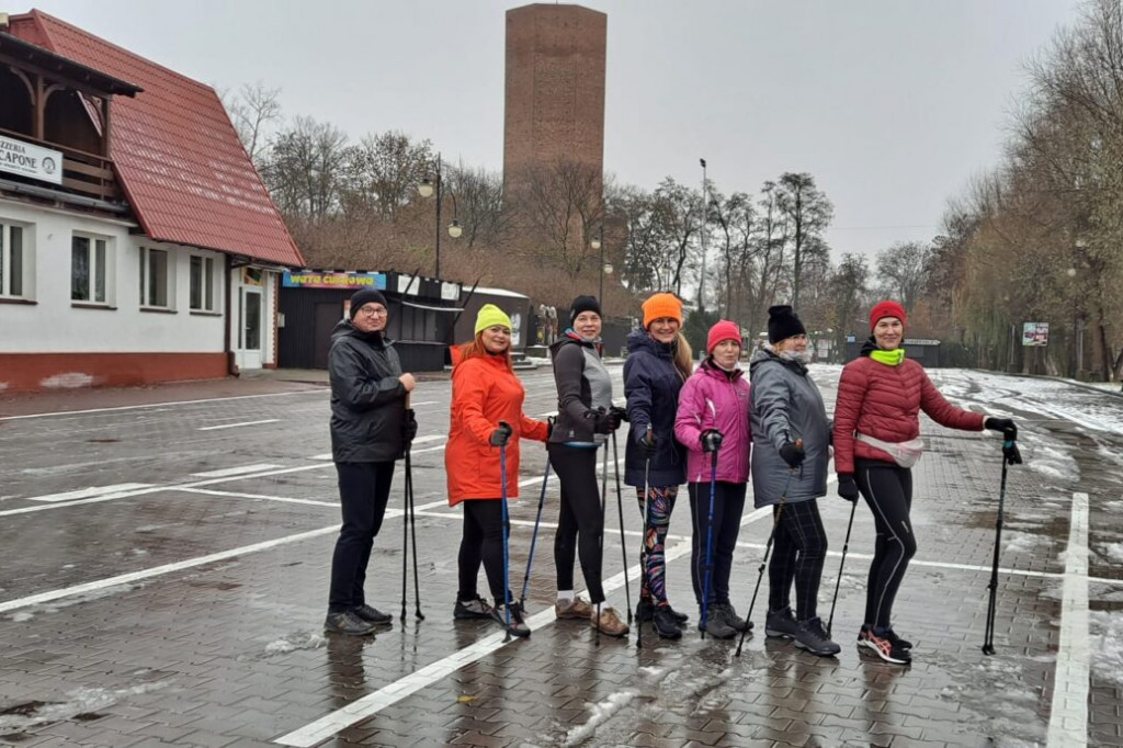 W Kruszwicy nie zwalniają tempa. Nordic Walking zyskuje popularność