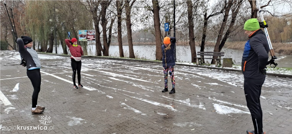 W Kruszwicy nie zwalniają tempa. Nordic Walking zyskuje popularność