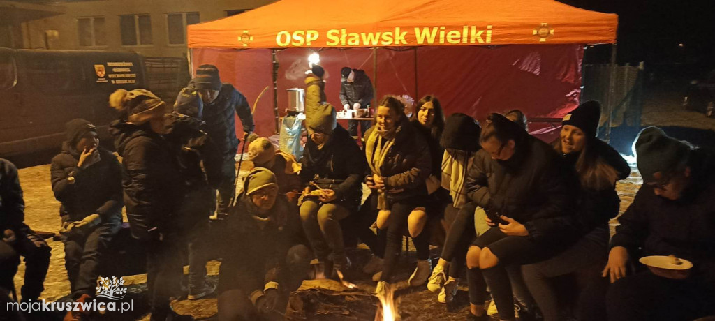 Sławsk Wielki. Tak spędzali czas przy ognisku [ZDJĘCIA]