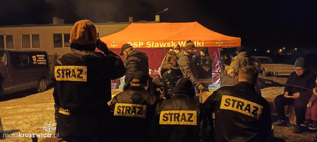 Sławsk Wielki. Tak spędzali czas przy ognisku [ZDJĘCIA]