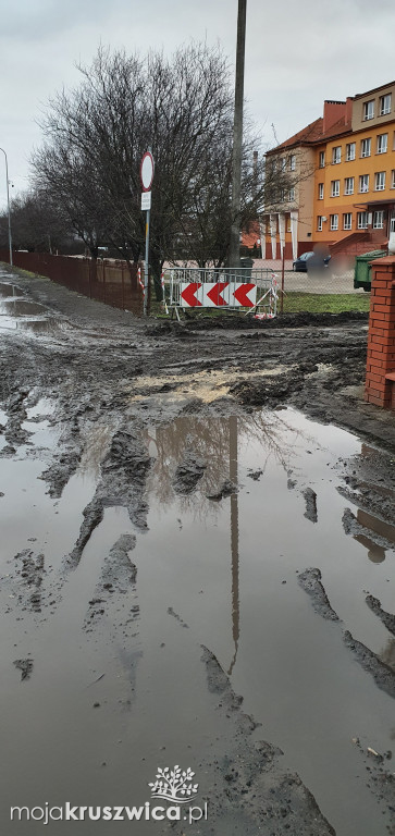 List do redakcji. Mieszkańcy Mickiewicza i ulicy Rynek narzekają na remont