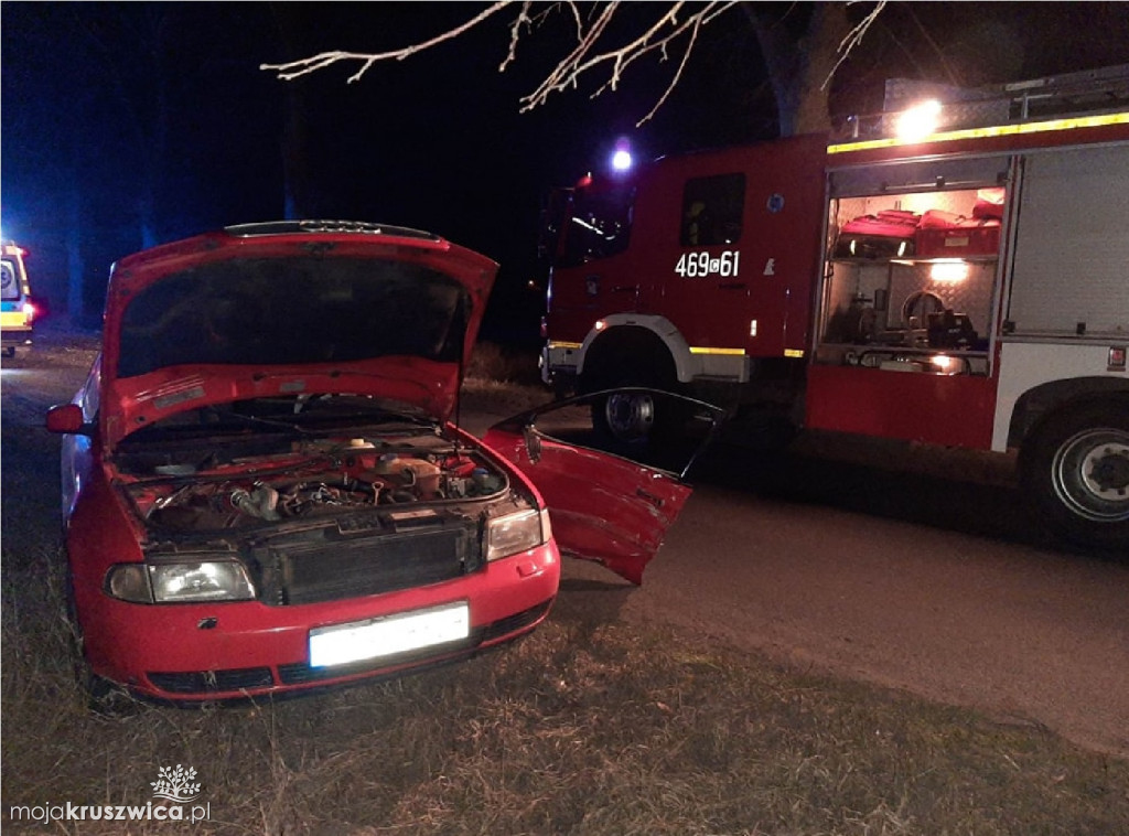  Bródzki. Nad ranem doszło do wypadku. Auto uderzyło w drzewo