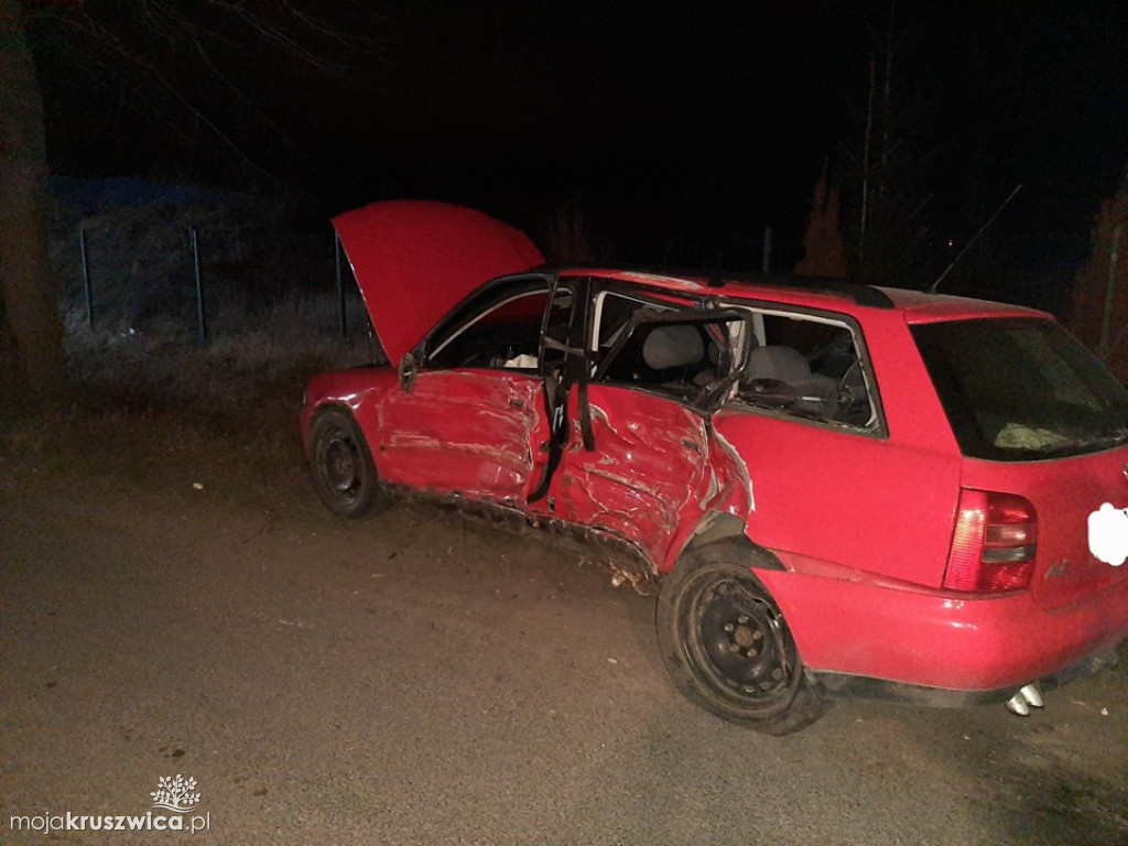  Bródzki. Nad ranem doszło do wypadku. Auto uderzyło w drzewo