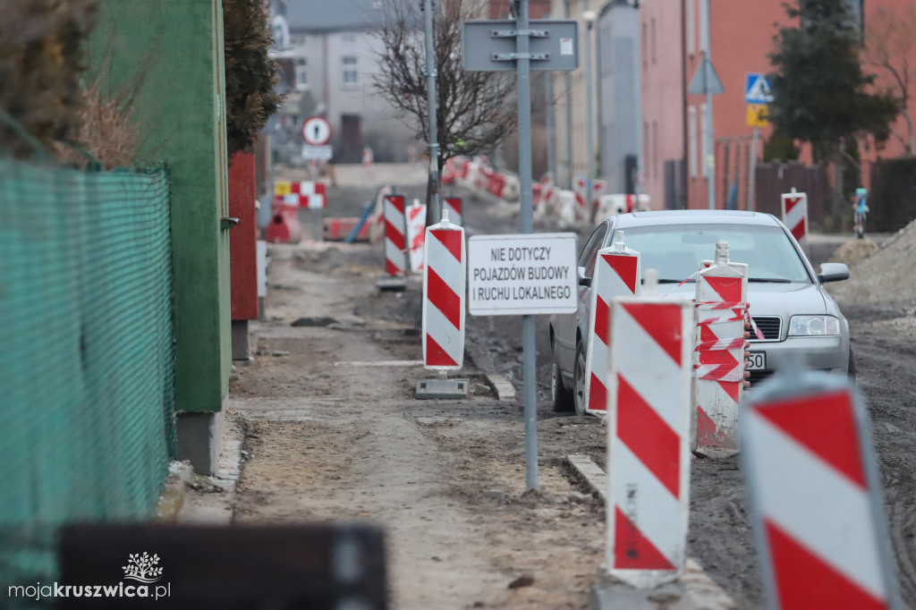 Trwa rozbudowa ulicy Mickiewicza w Kruszwicy