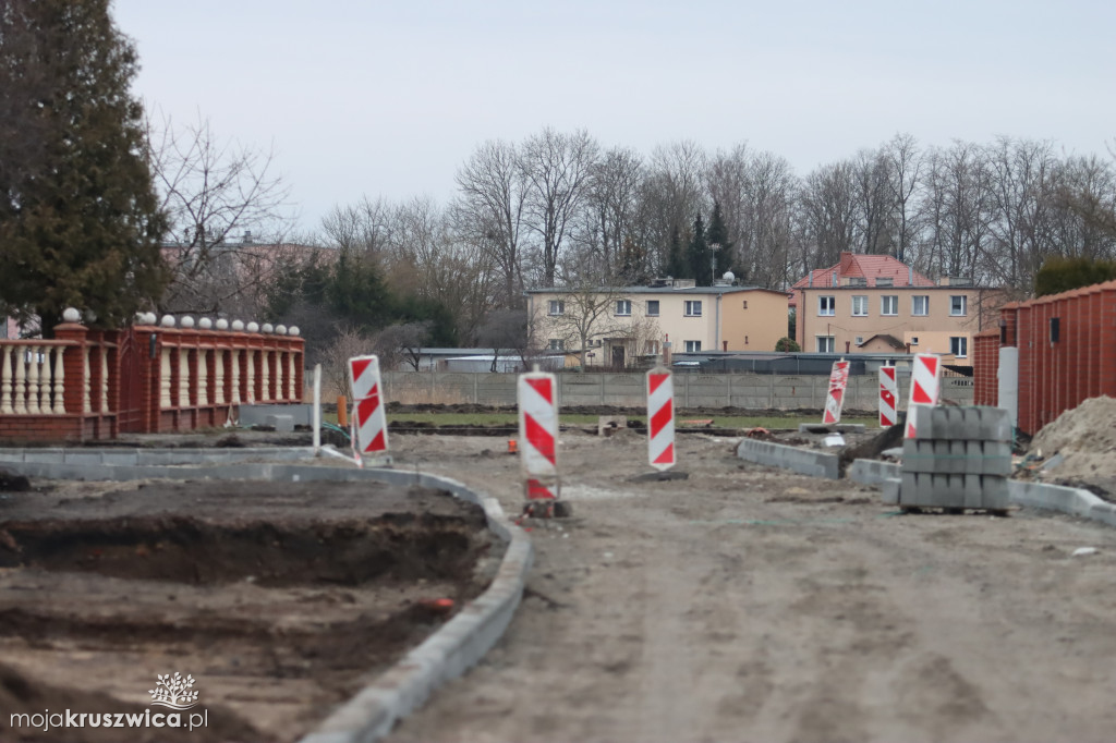 Trwa rozbudowa ulicy Mickiewicza w Kruszwicy