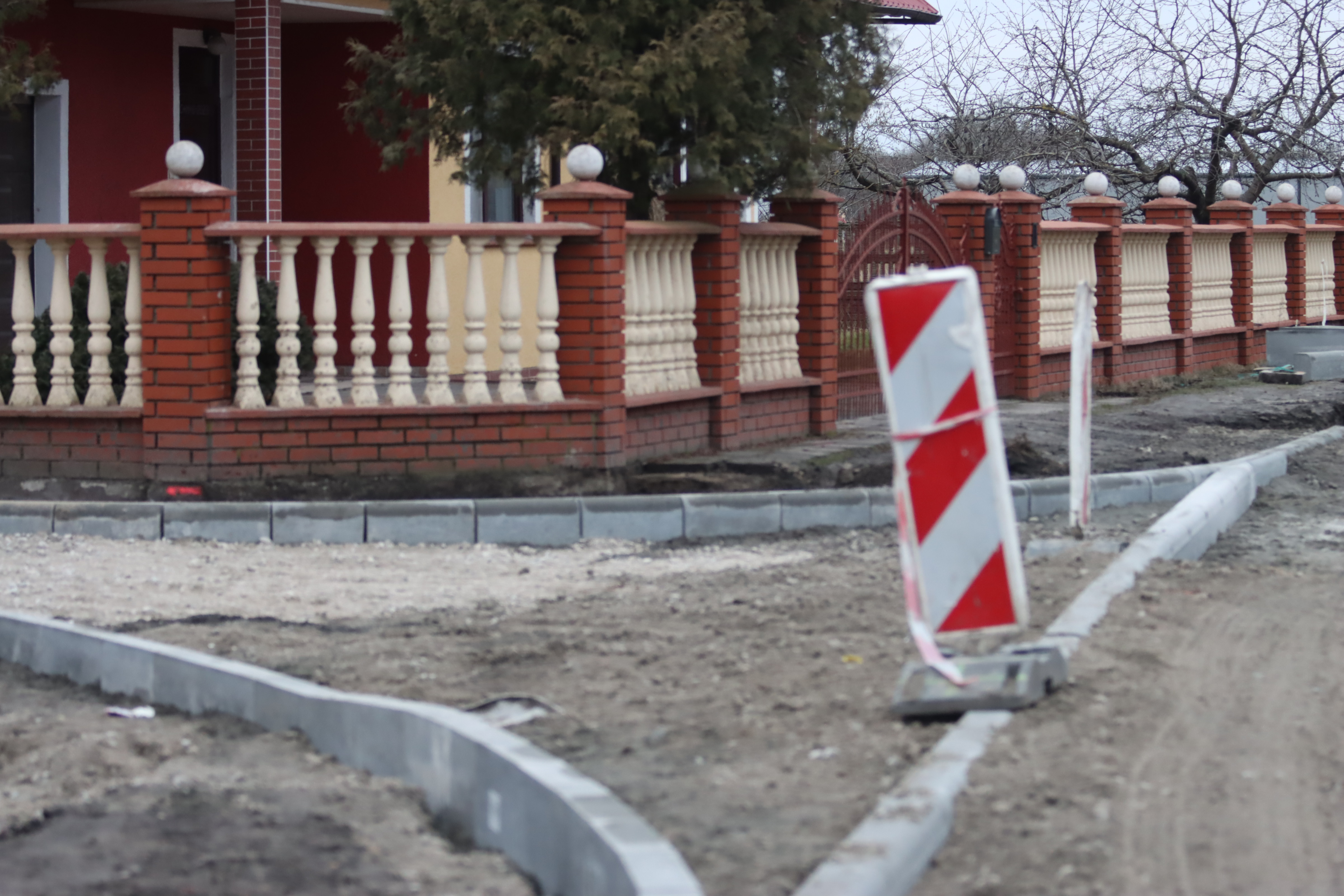Trwa rozbudowa ulicy Mickiewicza w Kruszwicy