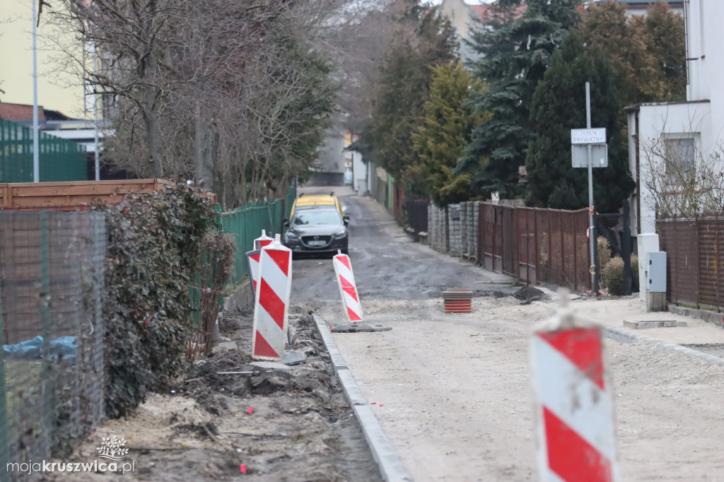 Trwa rozbudowa ulicy Mickiewicza w Kruszwicy