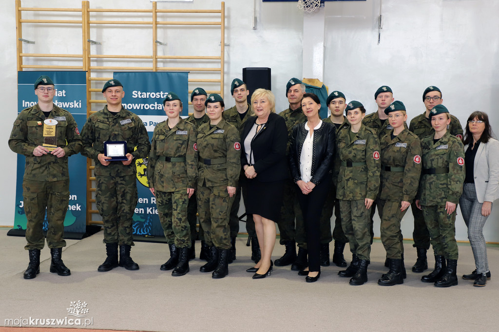 Wojewódzki Przegląd Musztry Klas Mundurowych w Kruszwicy
