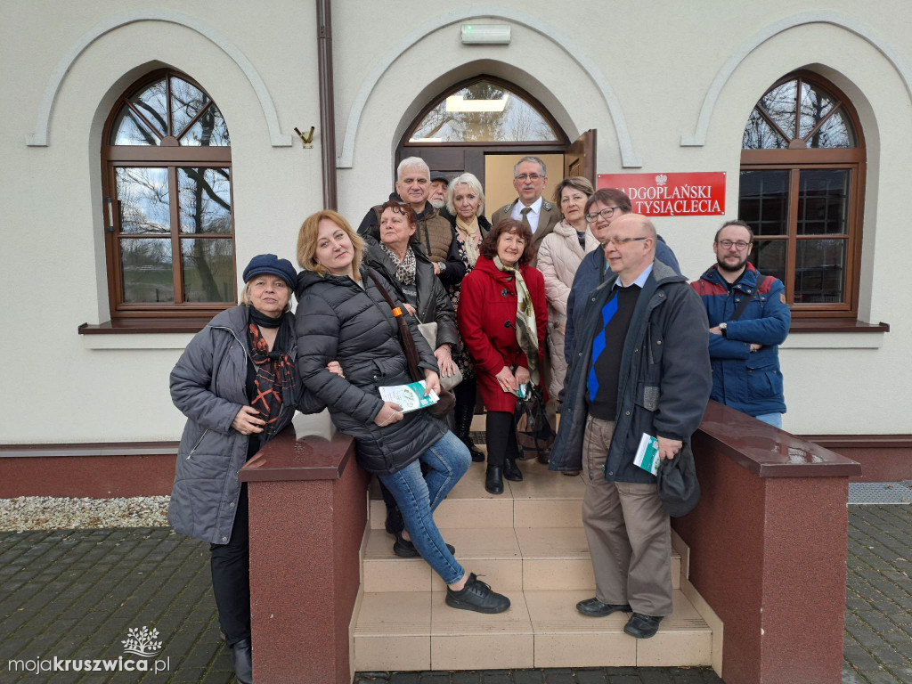 Po poezji w Malwach odwiedzili kruszwicką ekspozycję muzealną