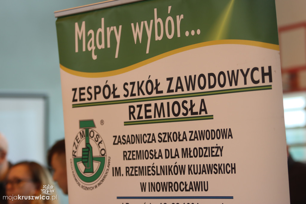 Targi szkół średnich w Dąbrowie Biskupiej