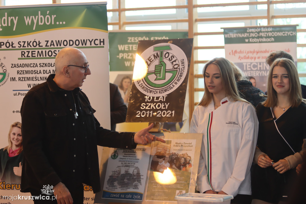 Targi szkół średnich w Dąbrowie Biskupiej