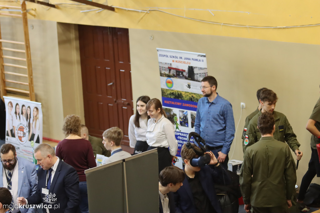  Szkoły z Kruszwicy, Kobylnik i Inowrocławia na Targach Edukacji w Janikowie [ZDJĘCIA]
