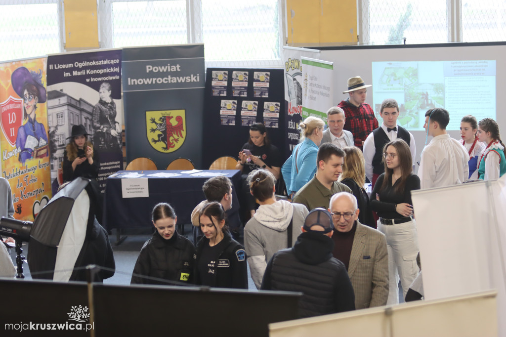  Szkoły z Kruszwicy, Kobylnik i Inowrocławia na Targach Edukacji w Janikowie [ZDJĘCIA]
