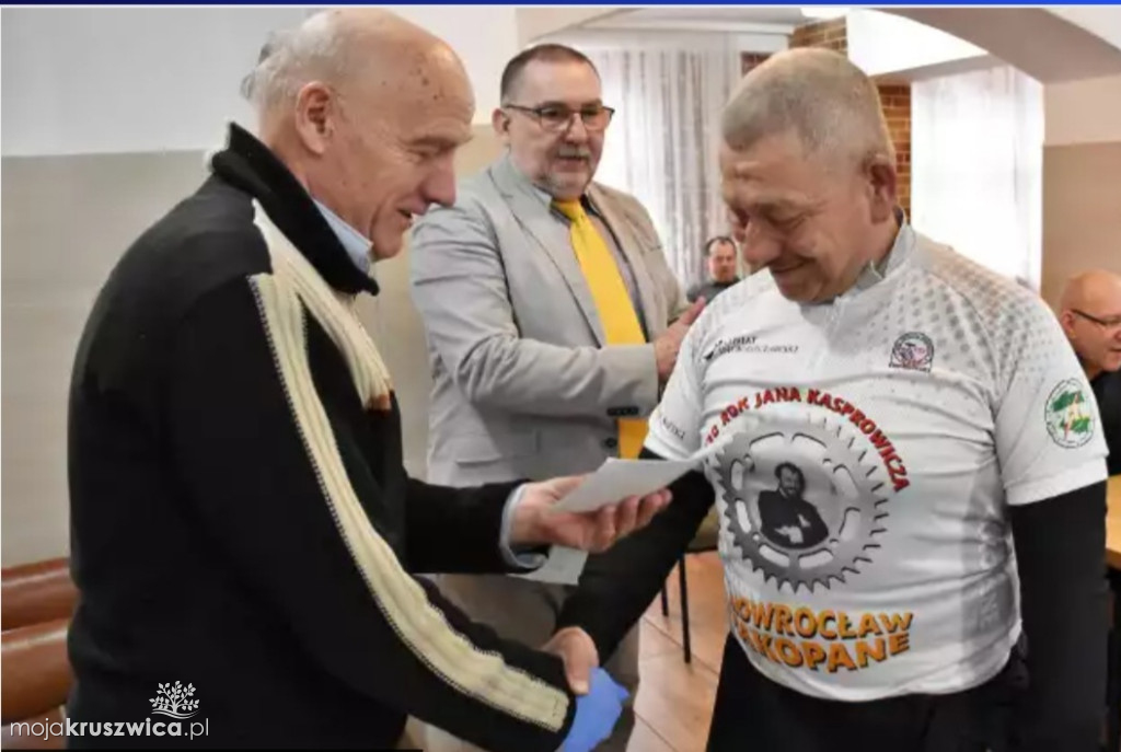 Pogoda ich nie rozpieszczała ale i tak wybrali się na rajd po gminie