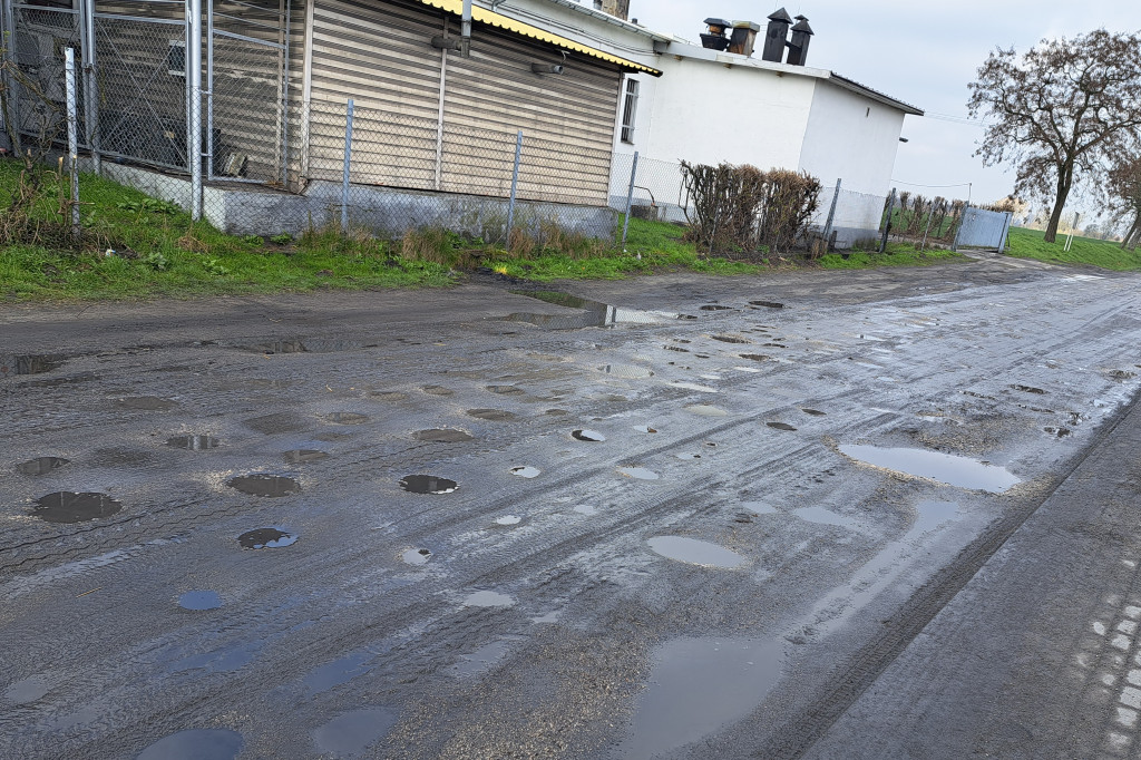 Tak wygląda droga w Rożniatach