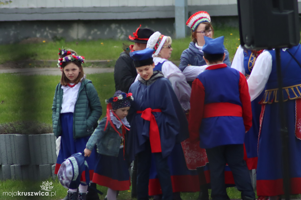  Dachowanie auta, pierwsza pomoc i Piastowski Rajd w Kruszwicy [ZDJĘCIA]