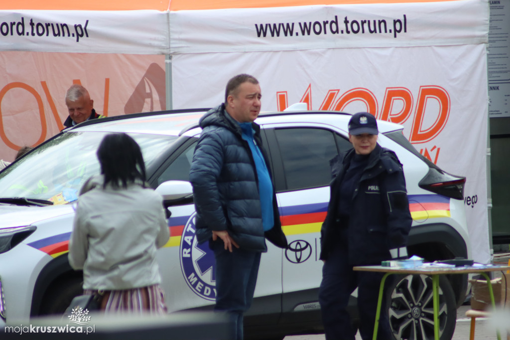  Dachowanie auta, pierwsza pomoc i Piastowski Rajd w Kruszwicy [ZDJĘCIA]