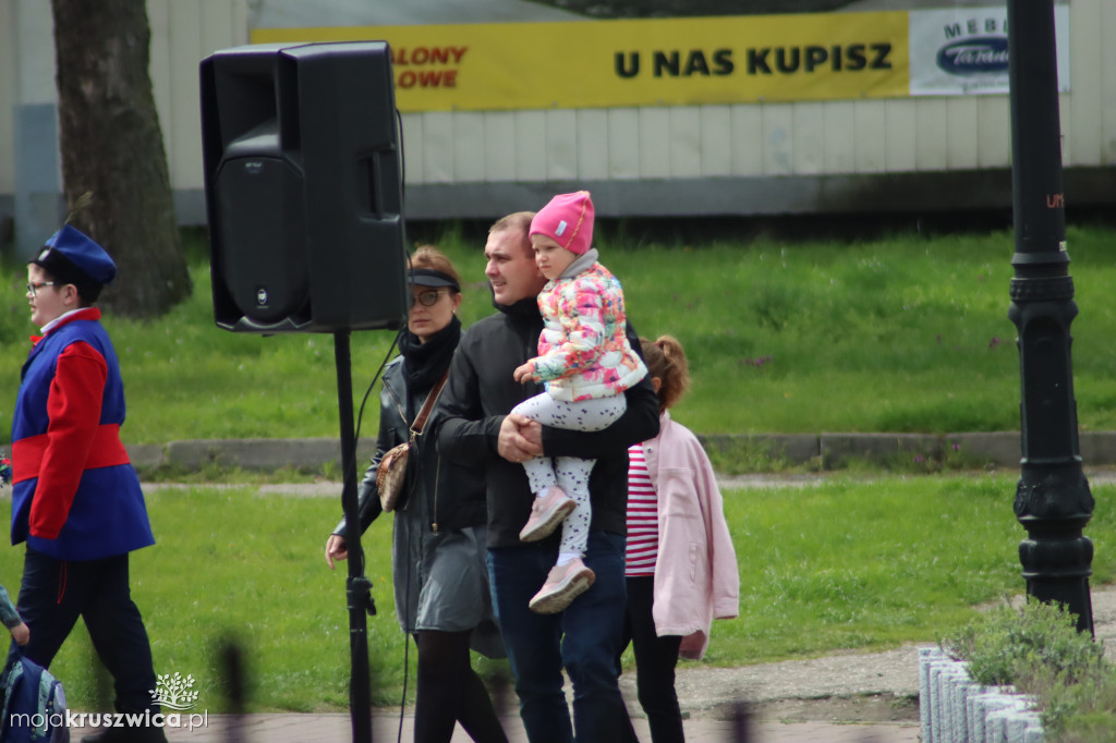  Dachowanie auta, pierwsza pomoc i Piastowski Rajd w Kruszwicy [ZDJĘCIA]