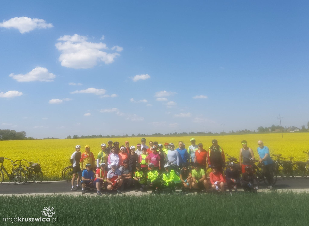 Rowerzyści wyruszyli śladami promów po Gople [ZDJĘCIA]