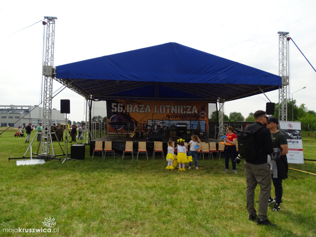Za nami Piknik Wojskowy w Latkowie. Pokazy i prezentacje na niebie [ZDJĘCIA]