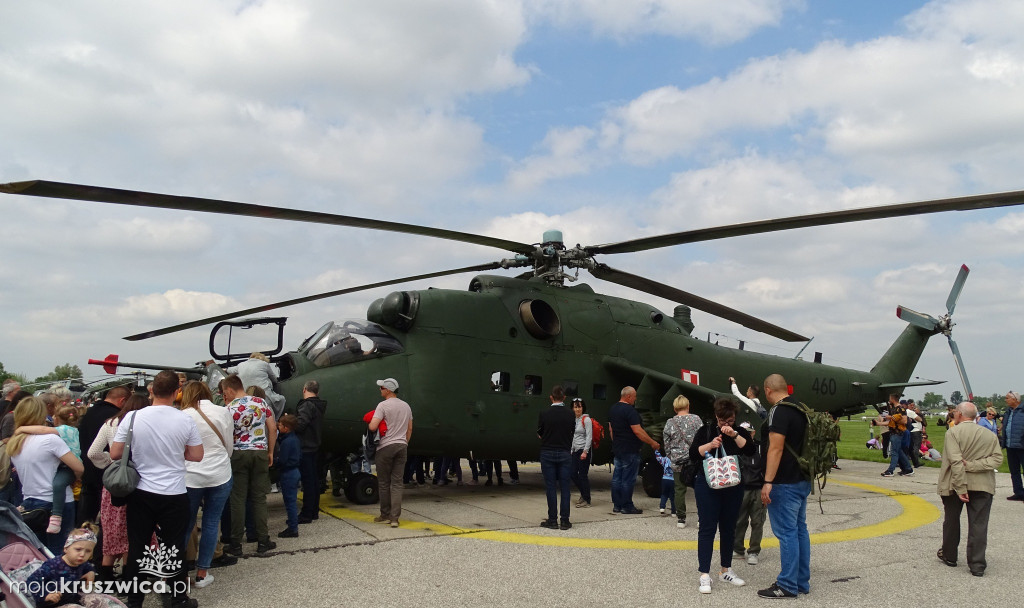 Za nami Piknik Wojskowy w Latkowie. Pokazy i prezentacje na niebie [ZDJĘCIA]