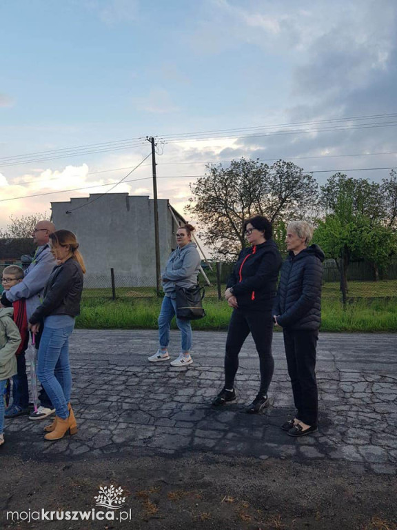 Kraszyce: Poświęcono krzyż - wyraz wdzięczności mieszkańców 