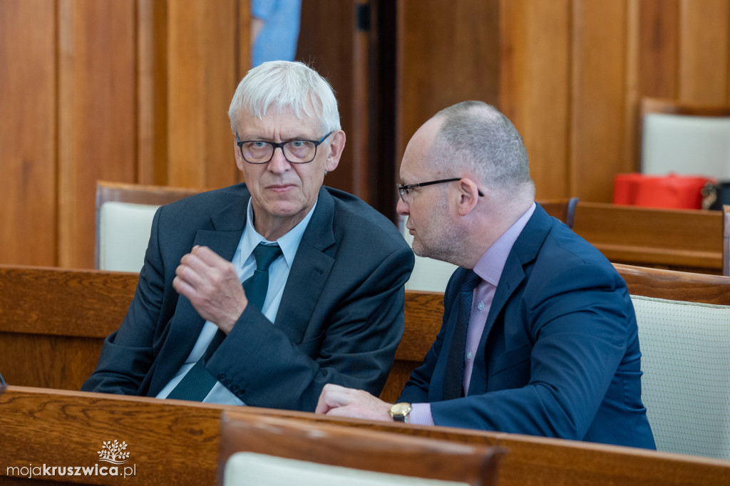 Wotum zaufania i absolutorium dla zarządu województwa