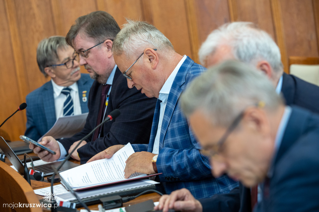 Wotum zaufania i absolutorium dla zarządu województwa