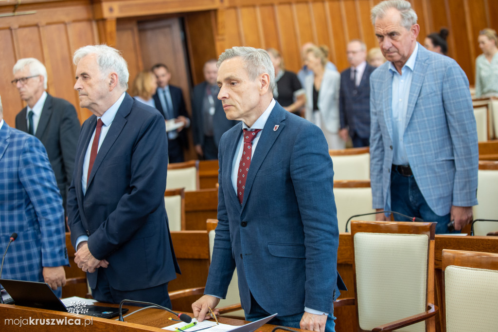 Wotum zaufania i absolutorium dla zarządu województwa