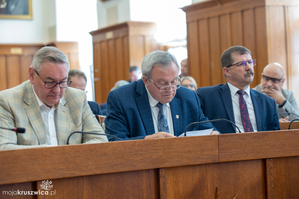 Wotum zaufania i absolutorium dla zarządu województwa