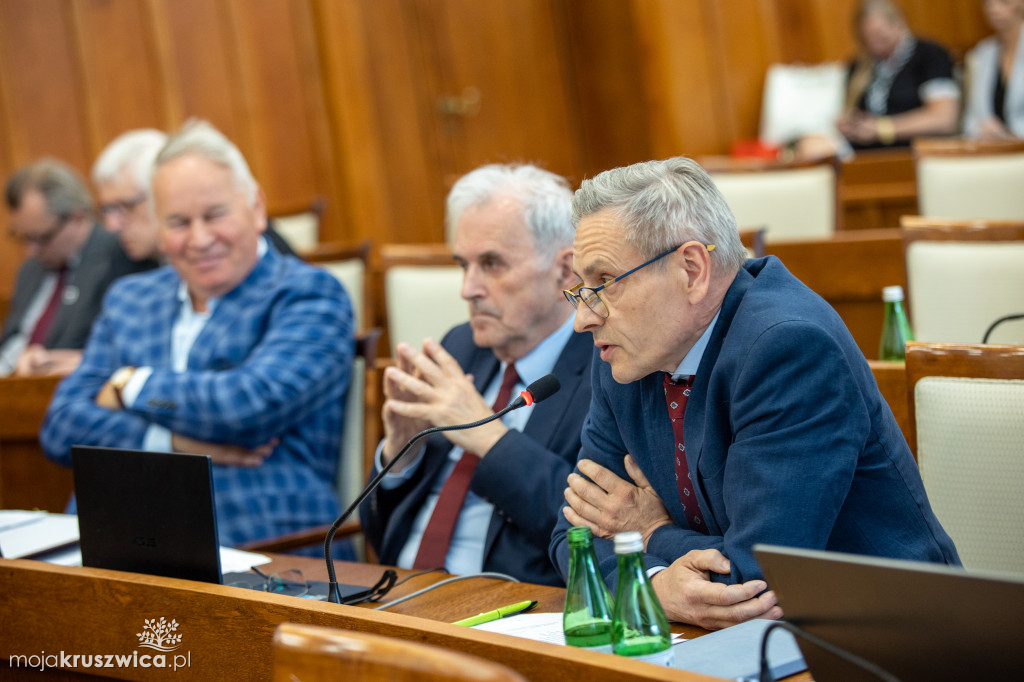 Wotum zaufania i absolutorium dla zarządu województwa