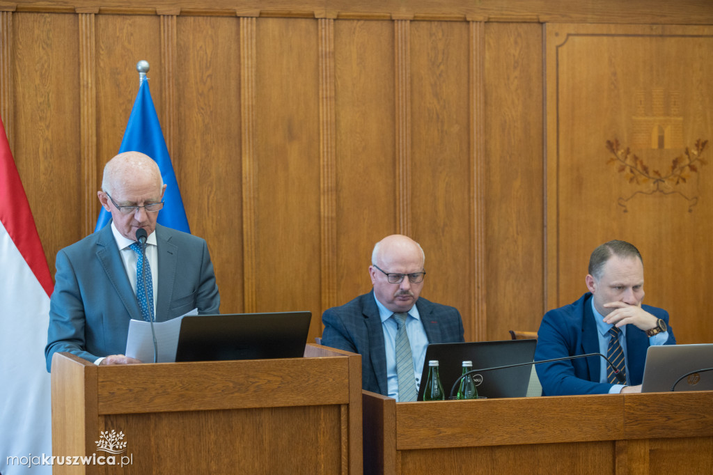 Wotum zaufania i absolutorium dla zarządu województwa