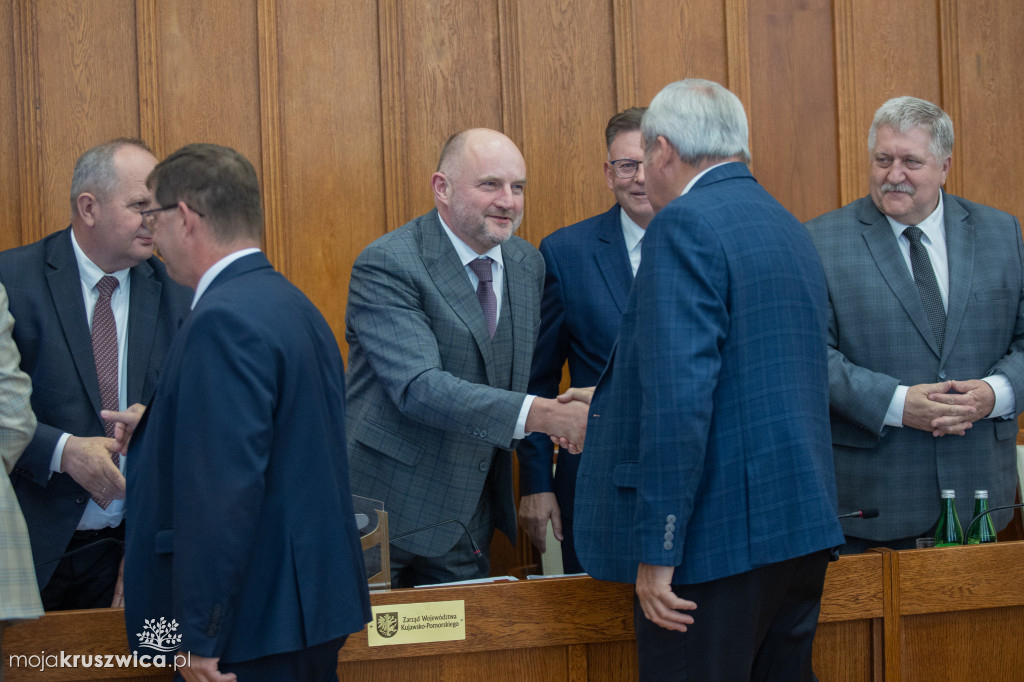 Wotum zaufania i absolutorium dla zarządu województwa