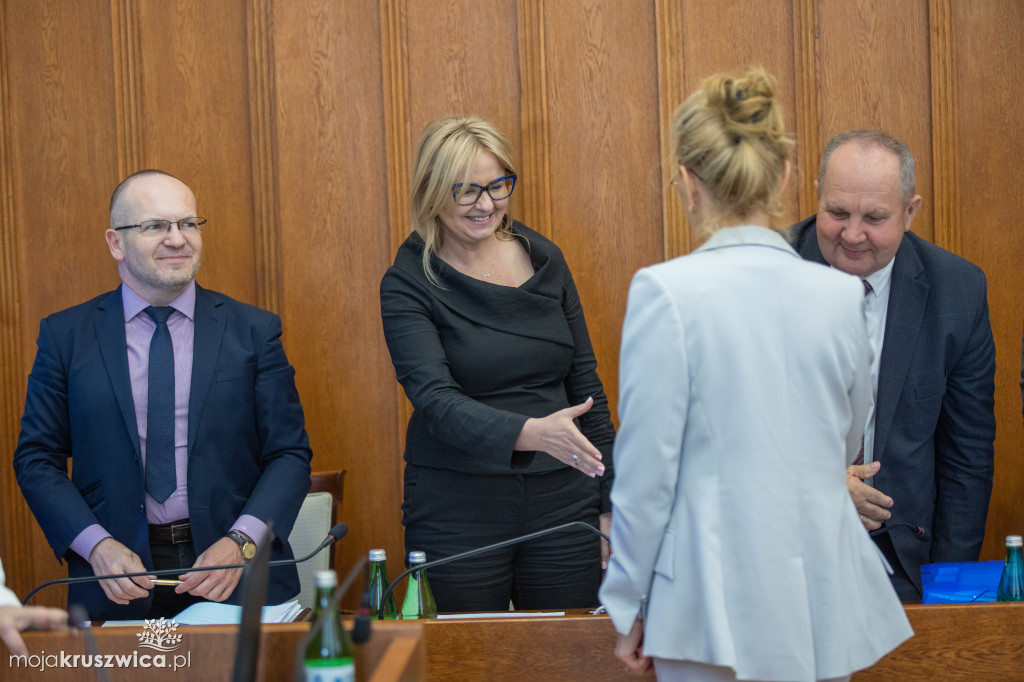 Wotum zaufania i absolutorium dla zarządu województwa